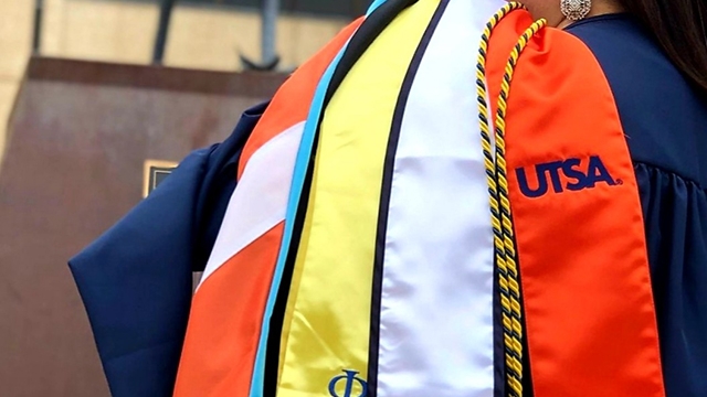Level Up Your Graduation Look: The Power of Graduation Stoles and Sashes